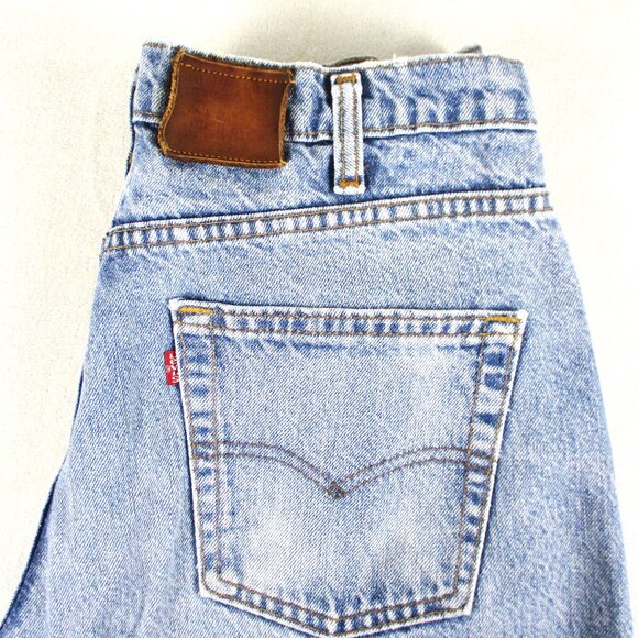 Vintage Levis 33/32 Red Tab Small e Leather Patch Faded Blue Jeans - Picture 3 of 7